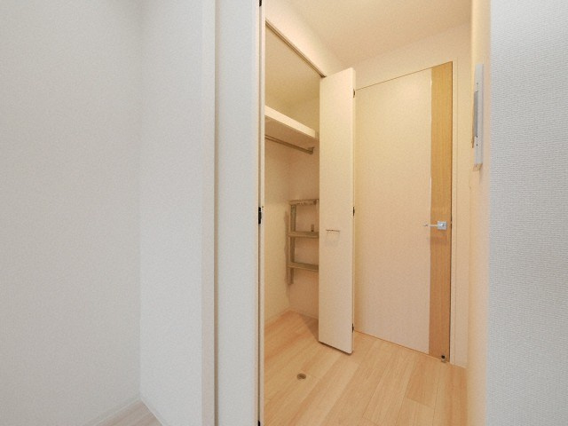 大阪市浪速区日本橋東１丁目の賃貸マンションの収納