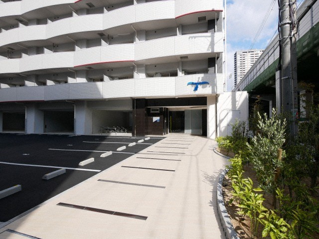 大阪市浪速区日本橋東１丁目の賃貸マンションのエントランス