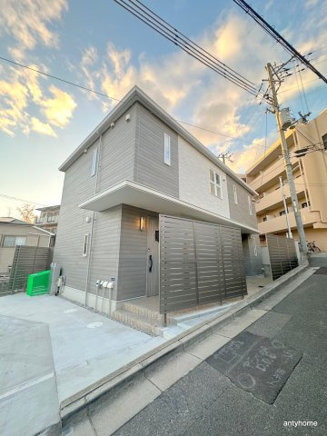 吹田市上山手町のアパートの外観