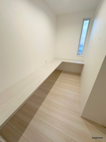 吹田市上山手町のアパートの洋室