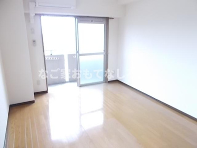 【居間・リビング】 | レージュウエスト | ※写真は別号室