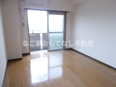 【居間・リビング】 | レージュウエスト | ※写真は別号室