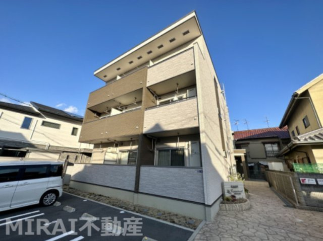 【外観】 | カメラート高見