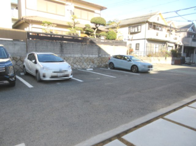 山下町CBHouseの駐車場