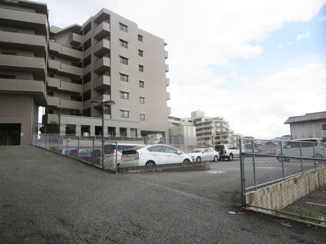 サーパス小笹第2の駐車場|サーパス小笹第２（3LDK）