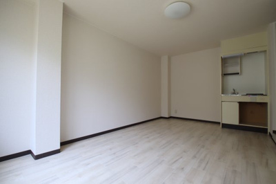 【洋室】 | ロイヤルクレイン汐の宮