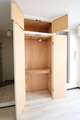 【収納】 | ロイヤルクレイン汐の宮