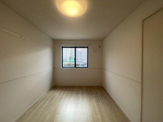 ルピナスハイムの洋室
