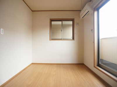 【子供部屋】 | あじさい | 便利な室内物干し付きの南側洋間です♪