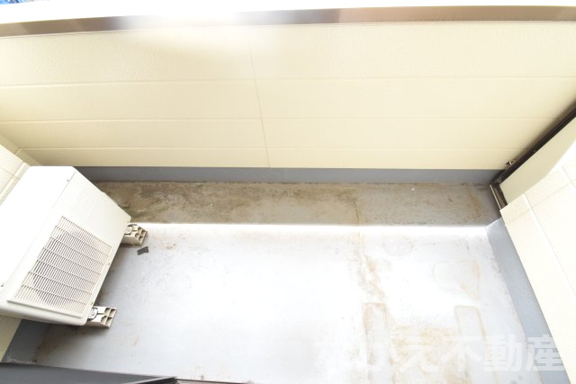 【バルコニー】 | 大きなものも収納できそうです