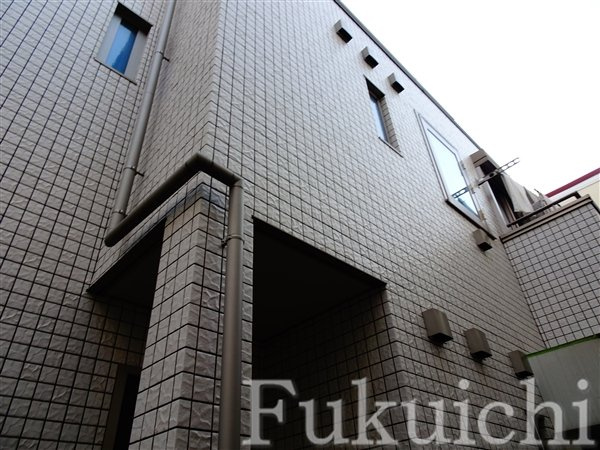 ストラーダ上目黒の外観