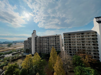 【展望】 | 南西向きバルコニーからの展望。遮る建物が無く、素敵な景観と暖かい日差しをお部屋に運んでくれます♪