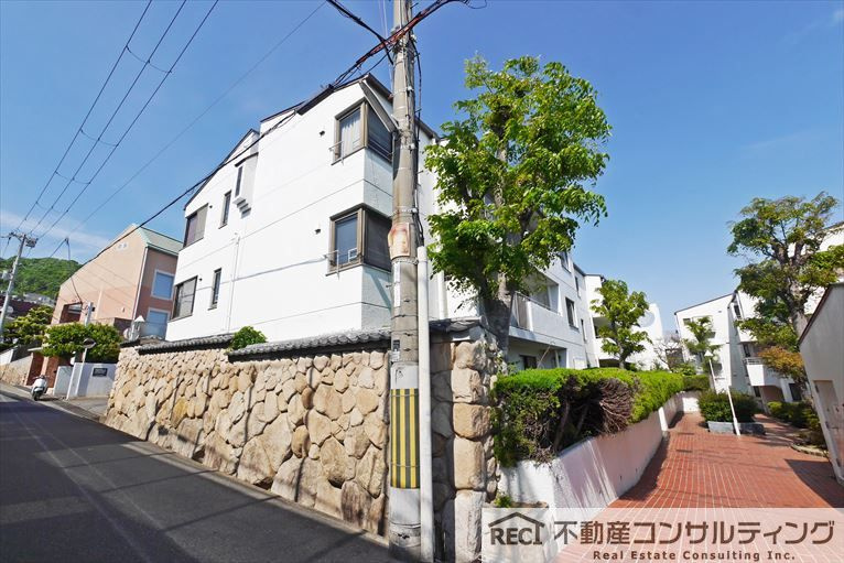 ハイライフ本山の外観