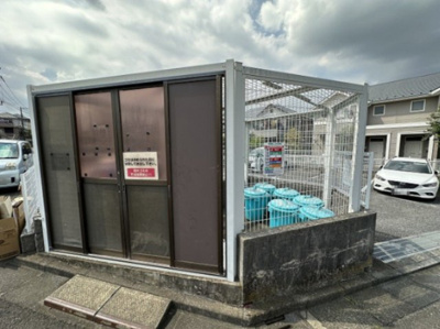 【その他共用部分】 | サンテラスヴィラ新百合3 | 敷地内ごみ置き場でごみ出しもらくらく～♪忙しい社会人さんや主婦さんにもうってつけ！