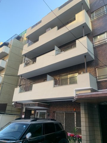 ブルジョン南青山の外観