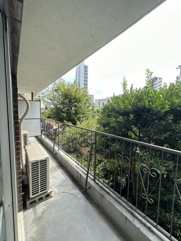 ブルジョン南青山のバルコニー