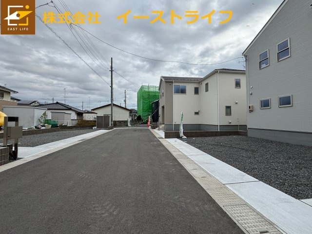 小名浜丹波沼第1　全13棟の前面道路含む現地写真|北側6.0ｍの私道（2024.1.31撮影）