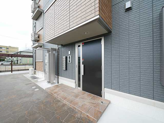 セレストのエントランス|オートロック完備