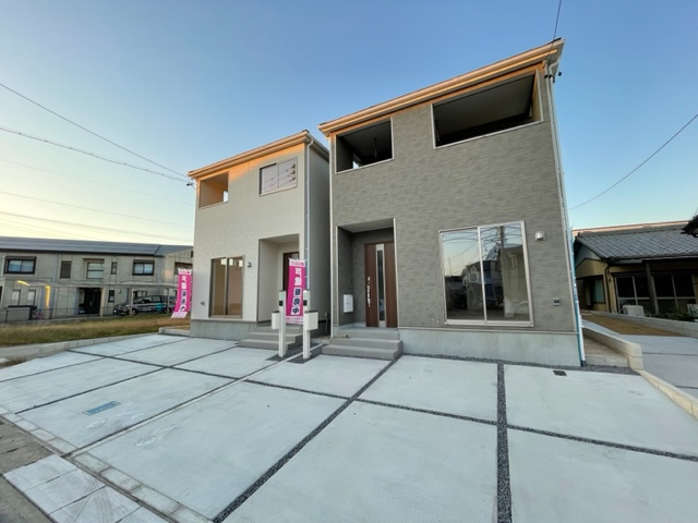 知立市新林町全３棟の外観|〈内覧予約キャンペーン実施中！〉マックスバリュde住まい相談までご連絡下さい。