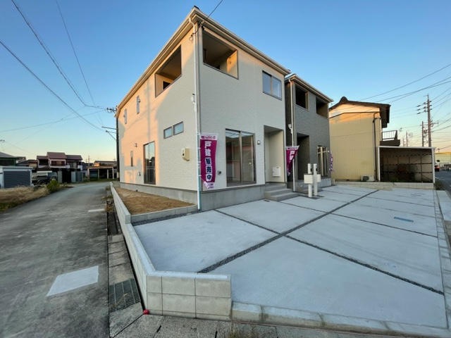 知立市新林町全３棟の外観|〈内覧予約キャンペーン実施中！〉マックスバリュde住まい相談までご連絡下さい。