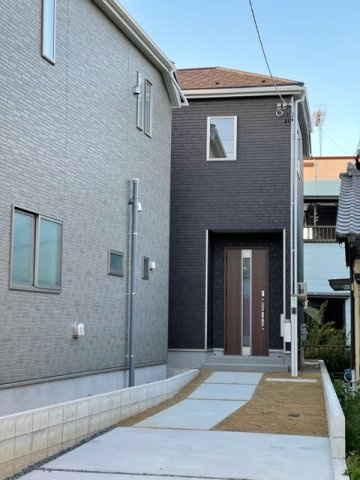 知立市新林町全３棟の外観|撮影
社長の村田です！
自らプレイヤーとして営業しています
長年の経験と実績から皆様により良いマイホーム購入のご提案をいたします。
住宅ローンの不安や購入後の不安等何でもご相談ください。