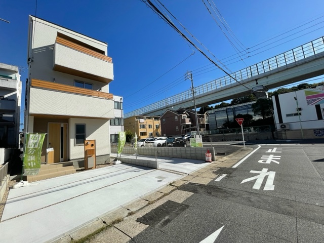名東区牧の原第2 全2棟 ＜仲介手数料無料＞牧の原小・牧の池中　新築一戸建ての前面道路含む現地写真|LINEから簡単お問合せ可能！
友達検索で@nqk7328tです！。