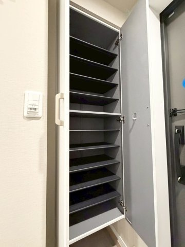 レグルス西新宿の収納|シューズBOX