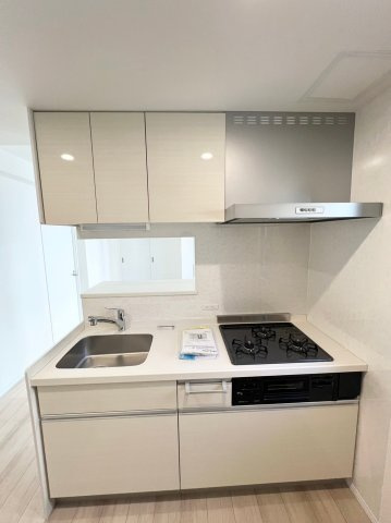 レグルス西新宿のキッチン|3口ガスシステムキッチン