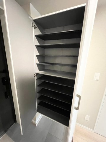 レグルス西新宿の収納|シューズボックス