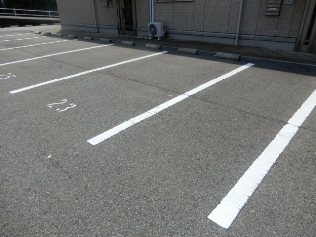サニープレイス塩屋台の駐車場