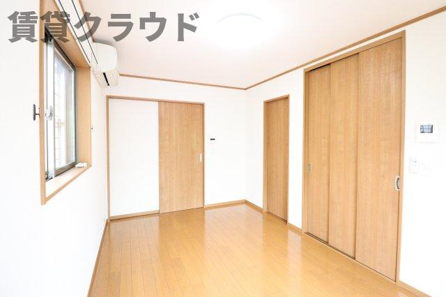 タウンハウス大森の寝室|使い勝手のいい寝室です