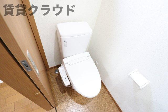 タウンハウス大森のトイレ|落ち着いた色調のトイレです