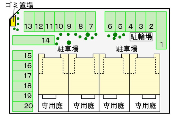 ロイヤル イーストの駐車場