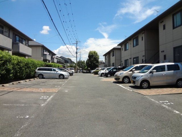 AXIS桑野Ⅲの駐車場|駐車場があります