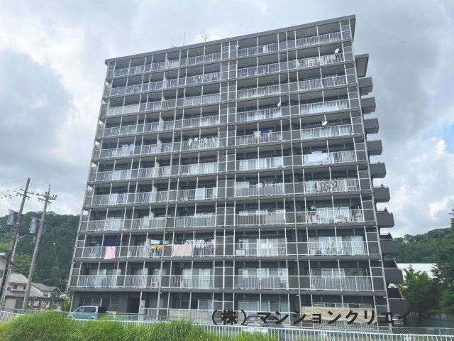 セシーズ福井越前花堂の外観