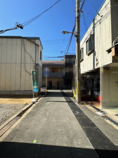 【前面道路含む現地写真】