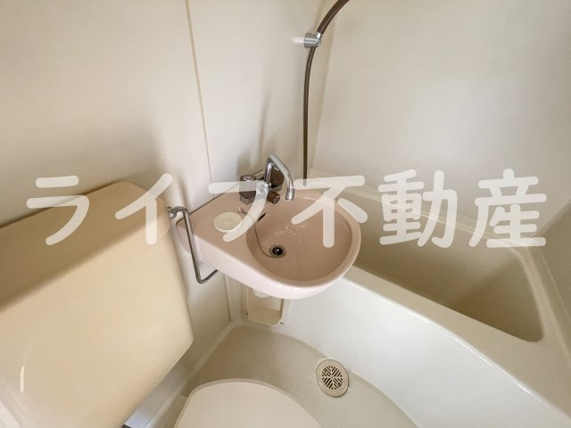 メゾン小若江の独立洗面台|独立洗面台、朝の身支度には欠かせません