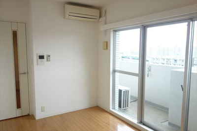 【居間・リビング】 | ピュアドームエクサイト博多アネックス | 別号室の写真になります。現況優先。