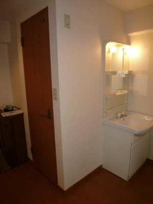 【独立洗面台】 | ピュアハイム | 別号室の写真になります。現況優先。