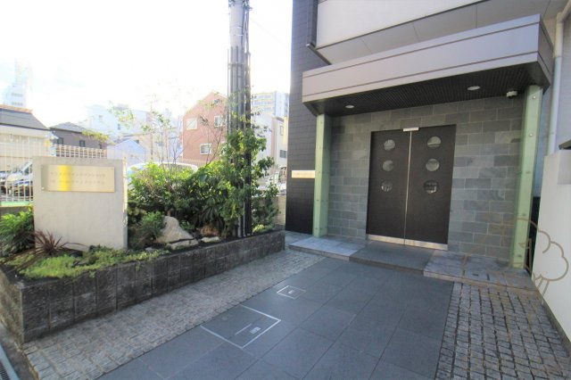 十三本町ウインズマンションⅡのエントランス