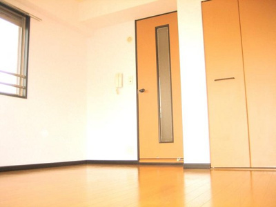 【収納】 | コンフォートスペース箱崎 | 別号室の写真になります。現況優先。