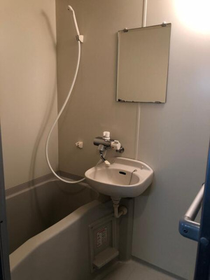 【独立洗面台】 | コンフォートスペース箱崎 | 別号室の写真になります。現況優先。