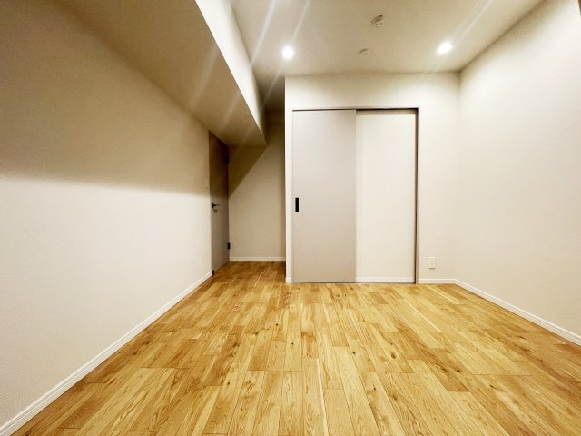 【洋室】 | ユニーブル新宿西 10F