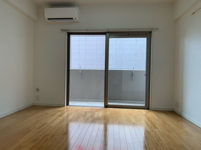 【居間・リビング】 | キャッスル綱場 | 別号室の写真になります。現況優先。