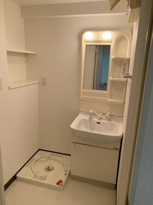 【洗面所】 | キャッスル綱場 | 別号室の写真になります。現況優先。