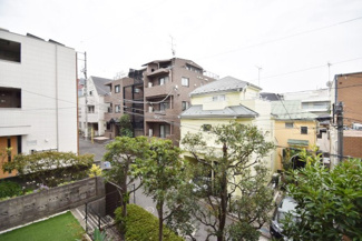 【展望】 | 眼前に広がる空の雄大さと、このお部屋の自慢の一つである「眺望」をご覧ください。毎日、この景色を独り占めできる新生活に夢が広がります。～即日のご見学可能～　お問合せはお気軽にどうぞ。
