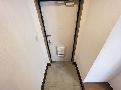 【玄関】 | キャッスルマンション箱崎九大前 | 別号室の写真になります。現況優先。