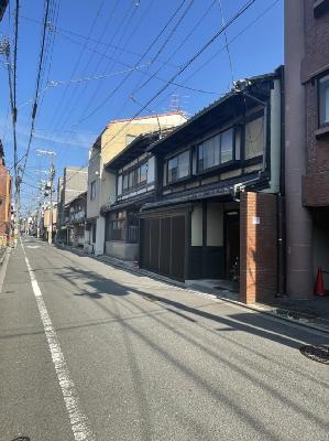セピアハイツ大宮の外観|前面道路