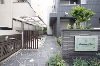 【その他共用部分】 | エントランスへと続くアプローチ部分です