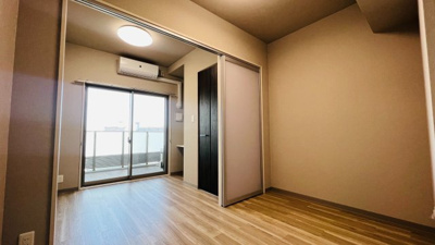 【洋室】 | リヴェント難波サウス